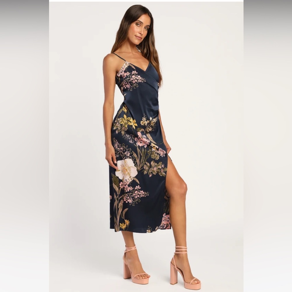 NWOT Lulus Remarkable Entrance Navy Blue Floral Print Satin Midi Dress size XS